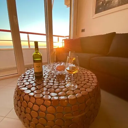 Modern Beachside 2 Апартаменты