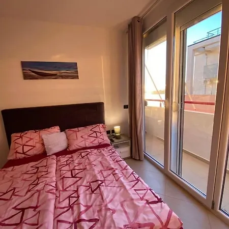 Апартаменты Modern Beachside 2