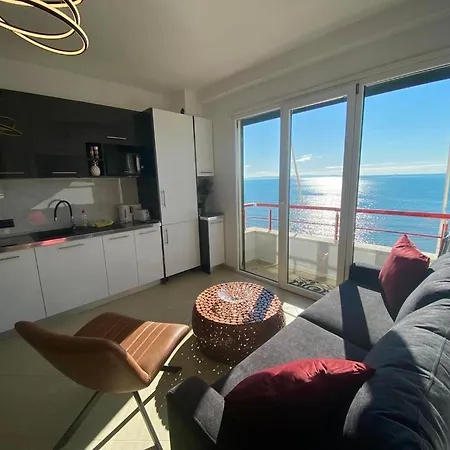 Modern Beachside 2 Апартаменты